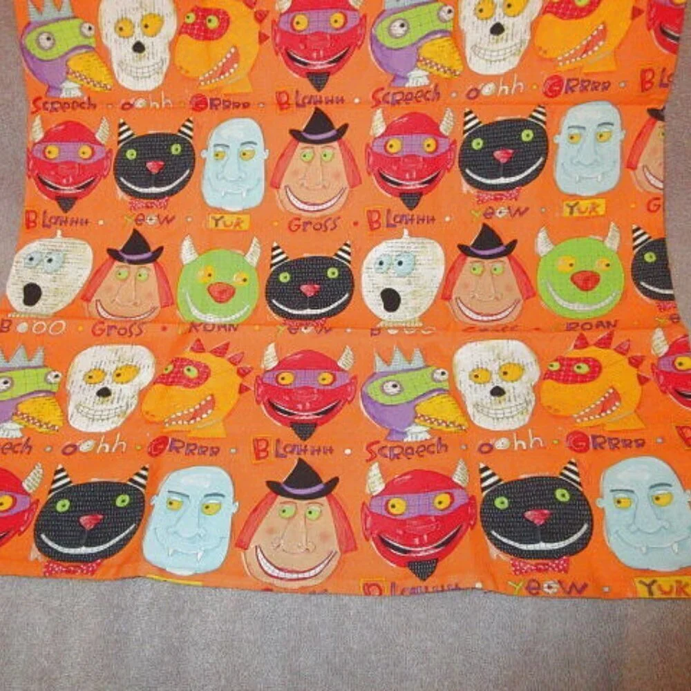 Vtg Halloween Pillowcase Cotton Queen 30 x 20 Trick Or Treat Cat Ghost Skull EUC